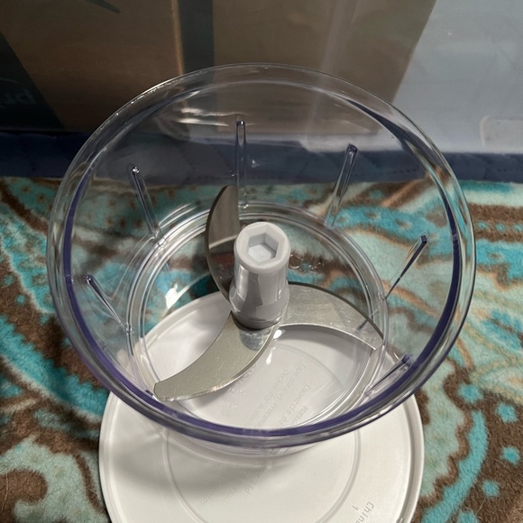 Pampered Chef Manuel Food Processor. - Picture 2 of 4